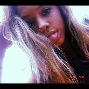 Meet your Posher, Hailey